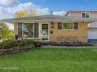 523 W Ridge Ct, Arlington Heights, IL 60004