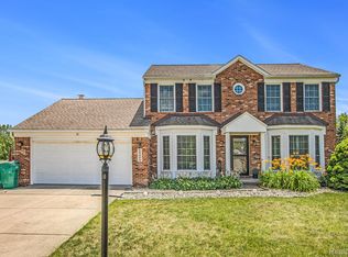 45209 Greenbriar Dr, Belleville, MI 48111