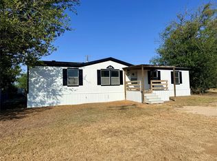414 Avenue F, Lexington, TX 78947