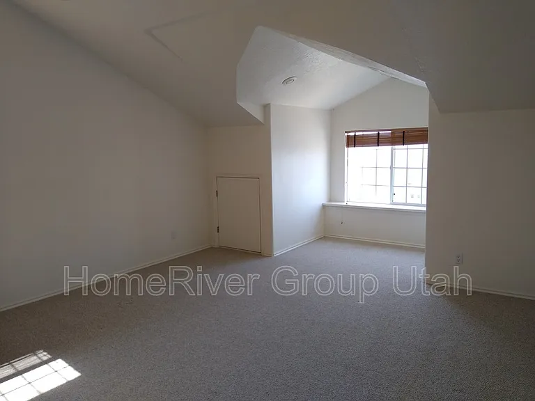 985 E Senior Band Rd — Photo 16