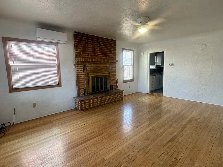 1712 Lead Ave SE #A — Photo 2