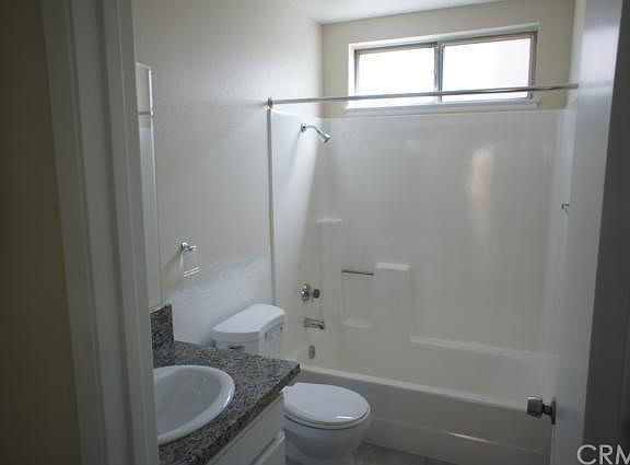 4th image of 514 W Elm St