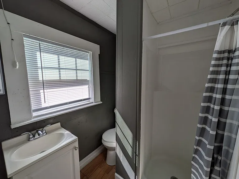 1243 Long Avenue — Photo 6