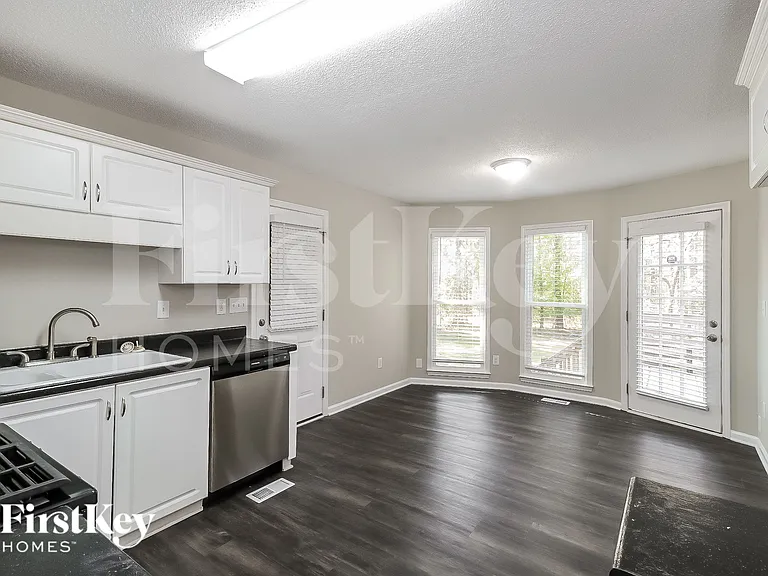 20 Abbey Ln — Photo 10