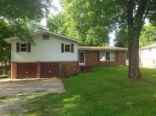 216 Pleasant Ridge Rd, Fairview Heights, IL 62208