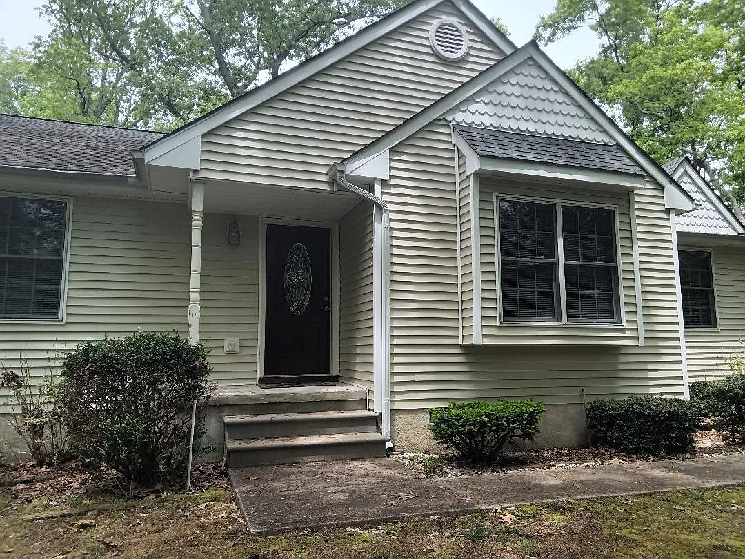 3 bed, 1682 sqft, $2,600 — Photo 2