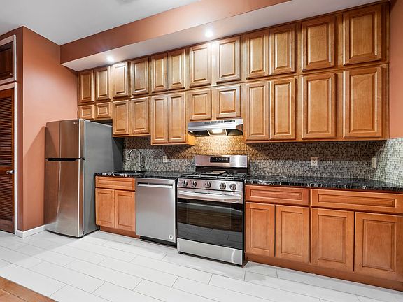 2nd image of 54 Monitor St APT 3B
