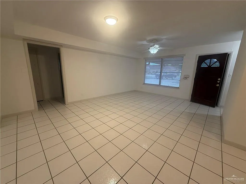 3 bed, 2.0 bath, 1736 sqft, $1,600 — Photo 3