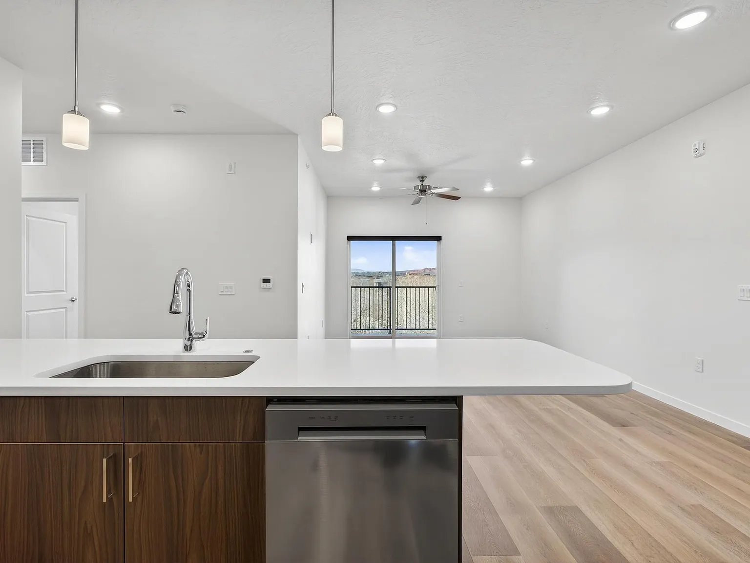 Mountain View Apartments - B-303 — Photo 2