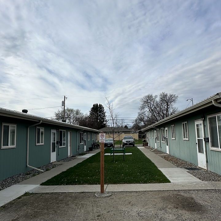 1st image of 2020 Alderson Ave APT 4