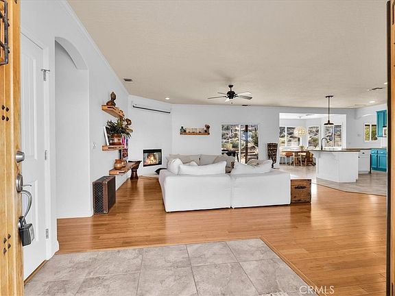 4th image of 61481 Latham Trl