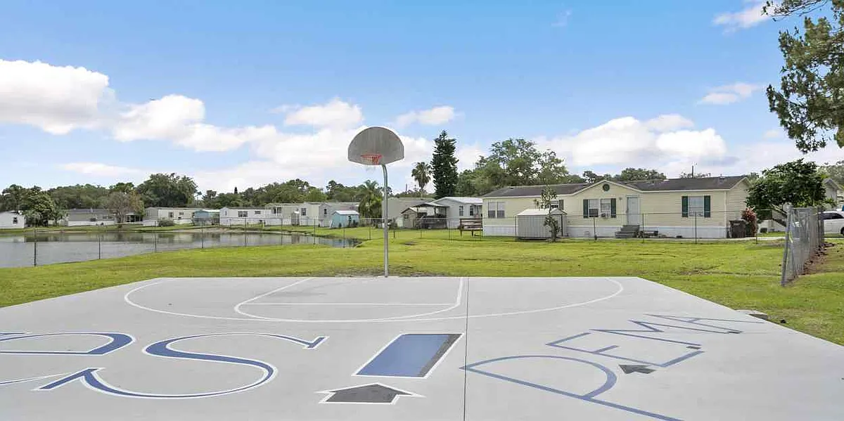 Building Photo - Sunlake Terrace Estates