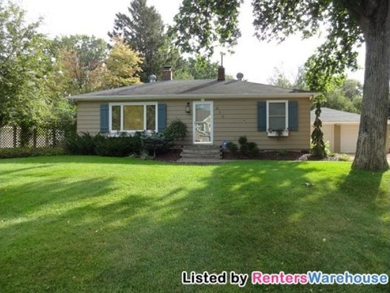 1st image of 610 Lanewood Ln N