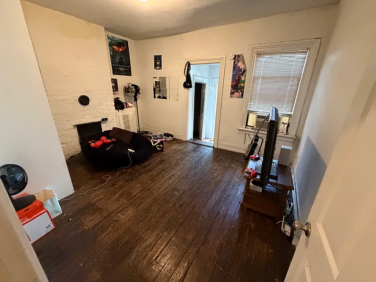 307 S Laurel St — Photo 16