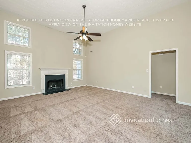 219 Lakeview Pl — Photo 3