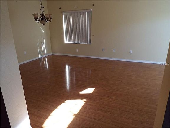 5th image of 18180 Sandy Pointe Dr