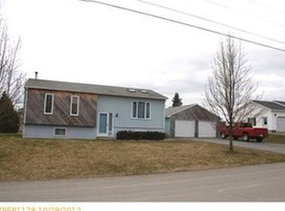 77 Jennifer Ln, Bangor, ME 04401