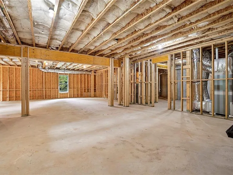 3750 Robinson Rd NE — Photo 46