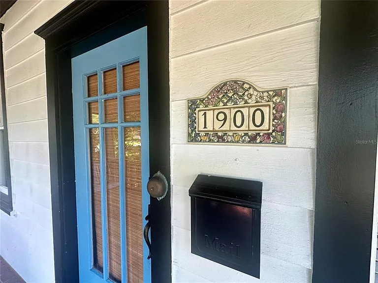 1900 E Jefferson St — Photo 7