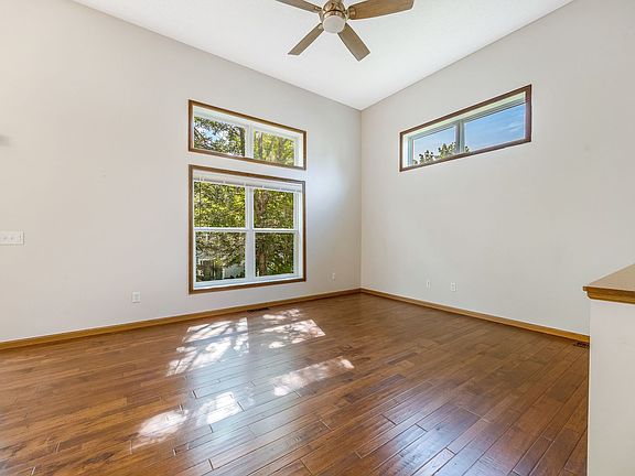 4th image of 10696 Ironwood Pkwy