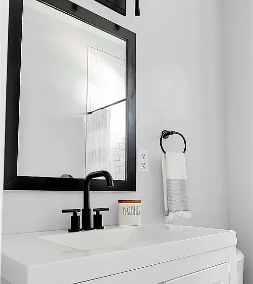 205 Poe St — Photo 26