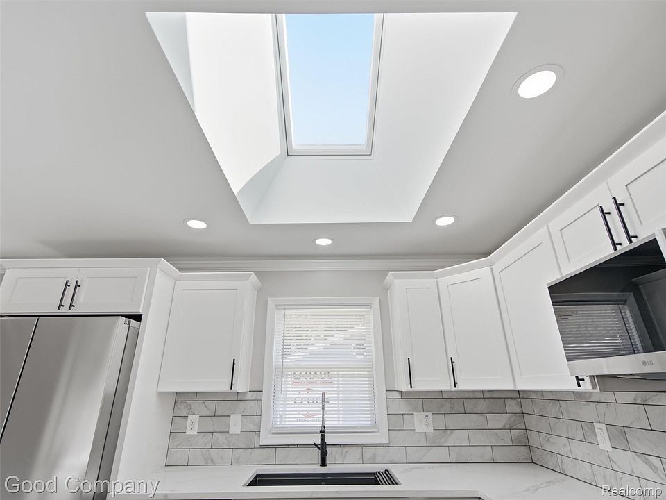 1112 Millard Ave, photo 12