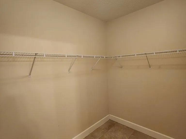 5352 Talbot Blvd — Photo 34