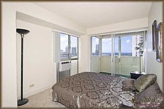 5th image of 818 S King St APT 1906