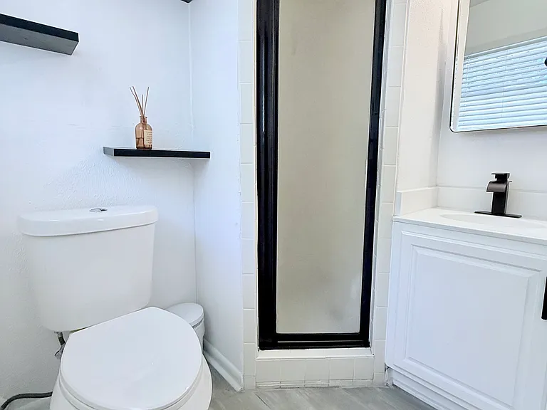 8633 Westglen Dr — Photo 12