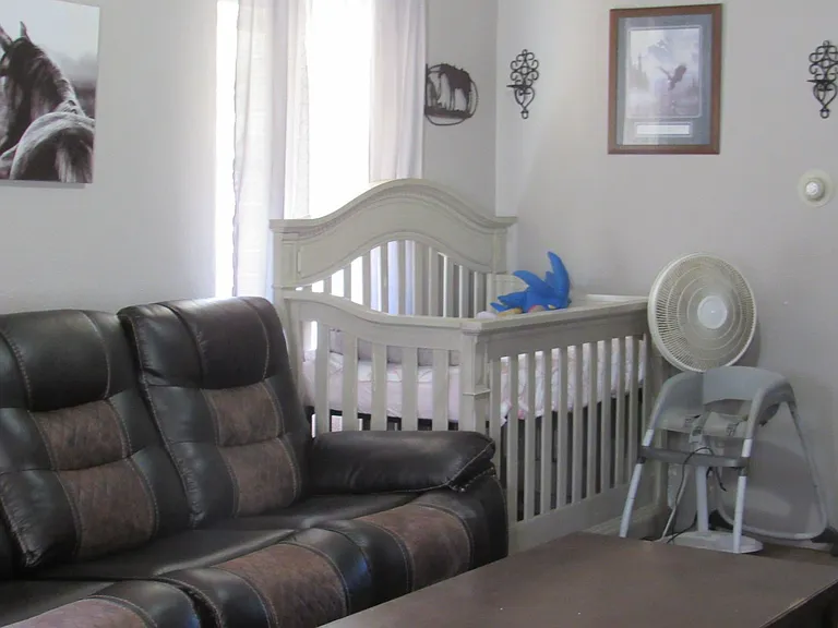 226 N Lennox St — Photo 3