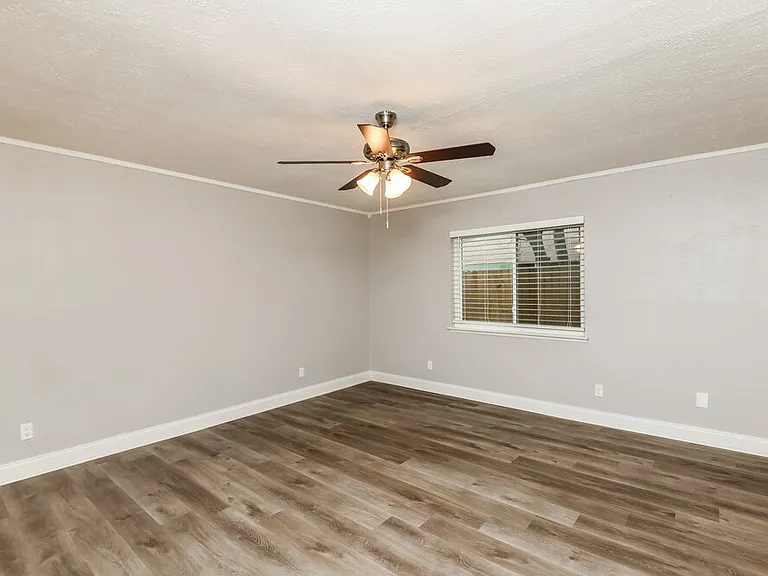 4301 Campion Ln — Photo 9