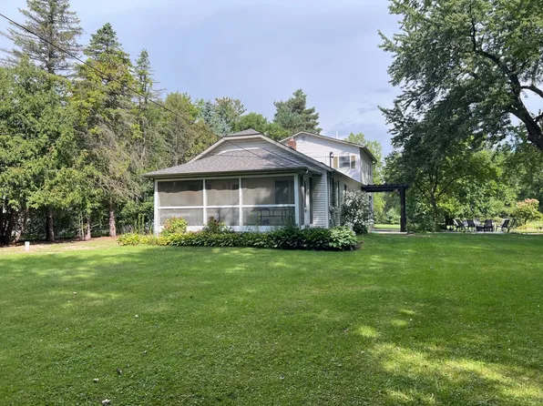 8223 E Carpenter Rd, Davison, MI 48423