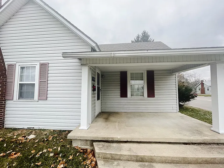 1617 W Memorial Dr — Photo 2