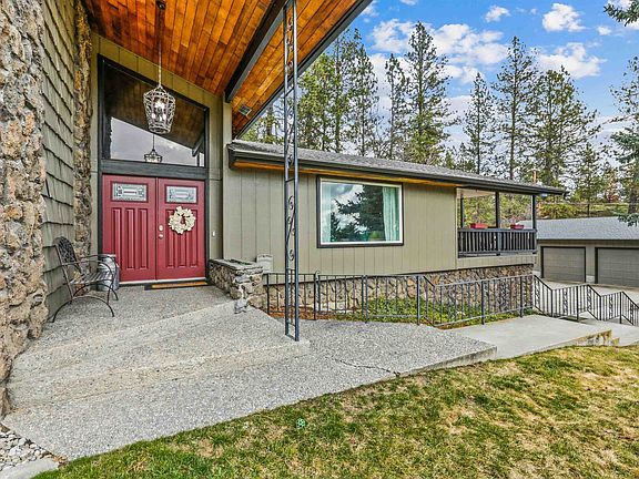 3rd image of 216 W Fleming Ave