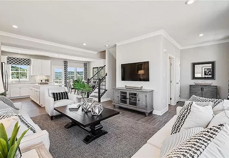 Living area with extra space