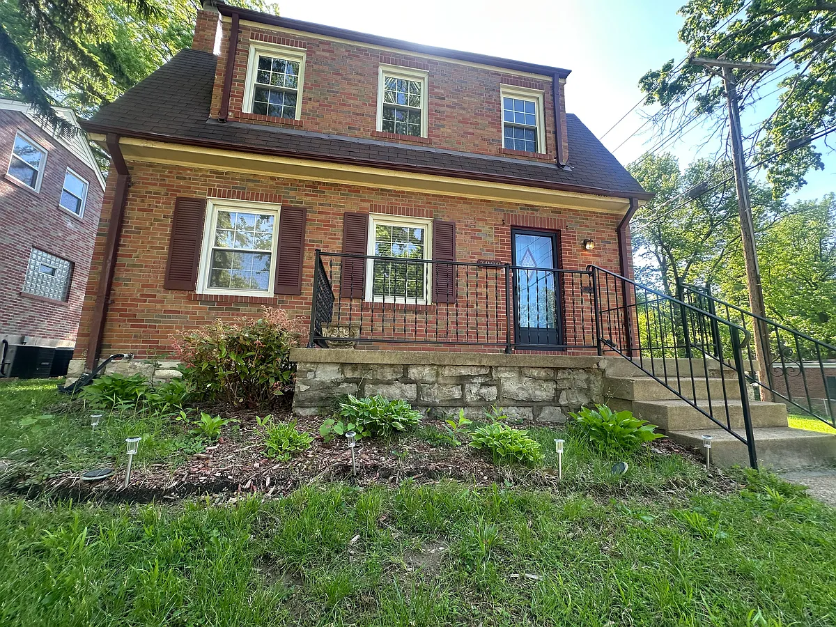 Building Photo - 3000 Delavan Dr