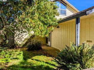 1544 Hillside Ct, Coos Bay, OR