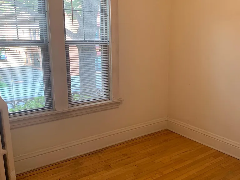 127 Grant St W — Photo 13