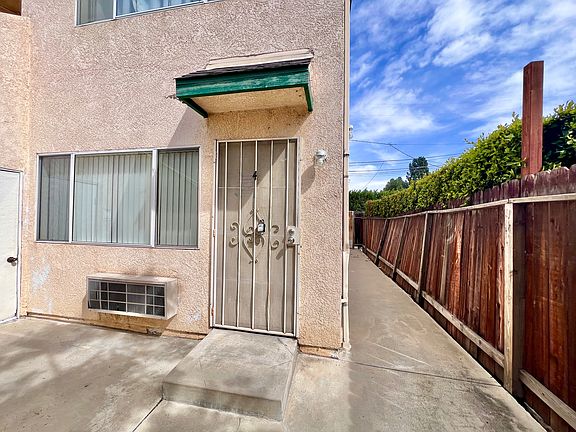 2nd image of 6208 Coldwater Canyon Ave #4