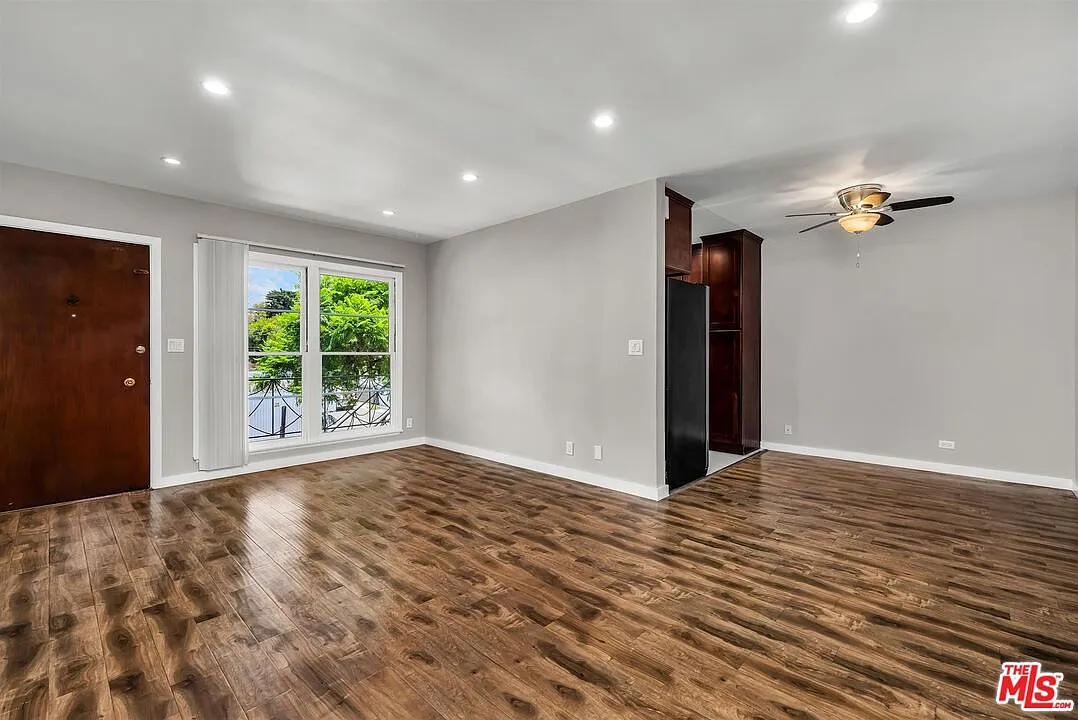 1 bed, 1.0 bath, $1,995 — Photo 2