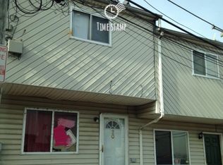 20 Betty Ct, Staten Island, NY 10303