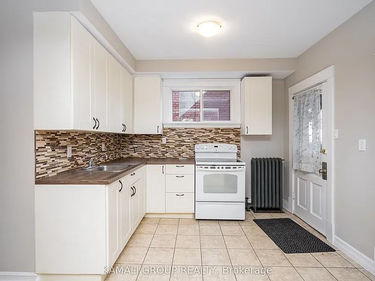 25 Spadina Ave #MAIN — Photo 5