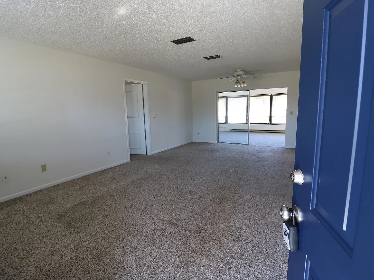 2 bed, 2.0 bath, 1036 sqft, $1,875 — Photo 2
