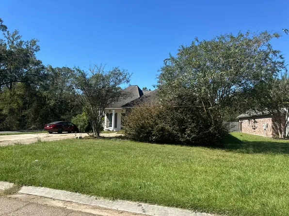 19855 Fieldstone Dr, Denham Springs, LA 70726