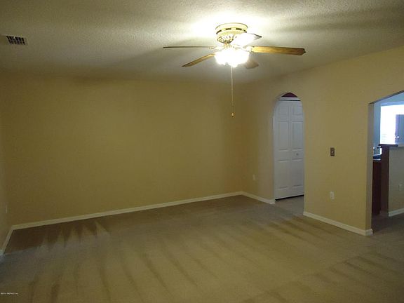 5th image of 11613 Hickory Oak Dr