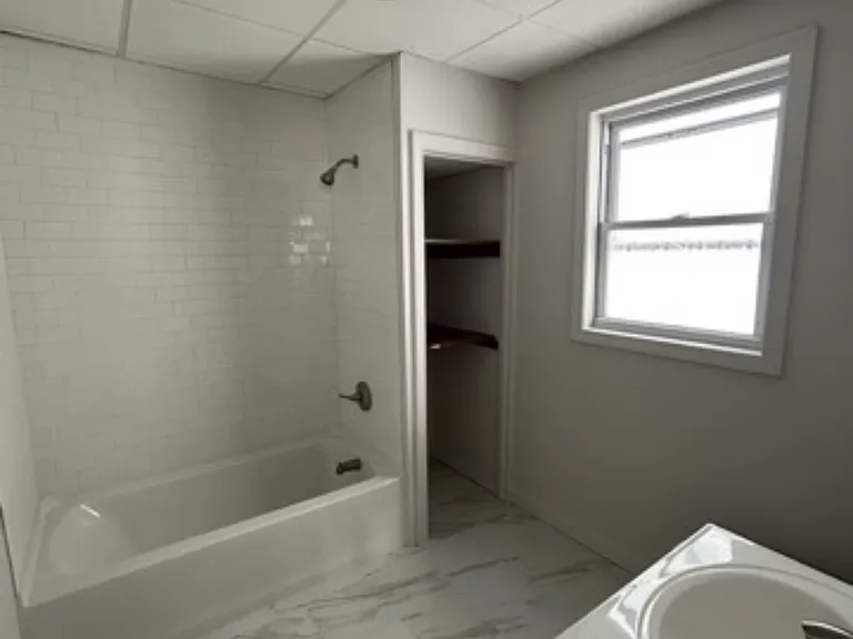 252 Mott St #3 — Photo 2