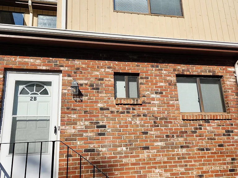 60 Wolfpit Ave #2B — Photo 20