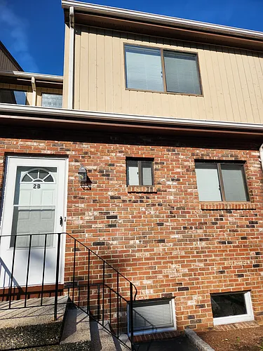 60 Wolfpit Ave #2B Photo 1