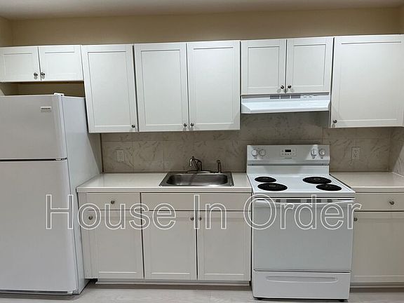3rd image of 305 8th Ave E #101