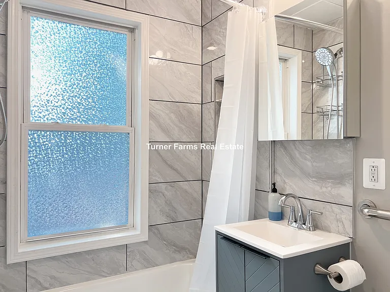 150 5th St #11 — Photo 8
